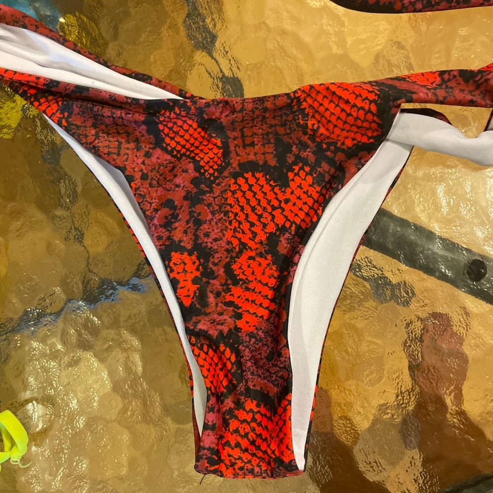 Bathing suit - Picture 3 of 5
